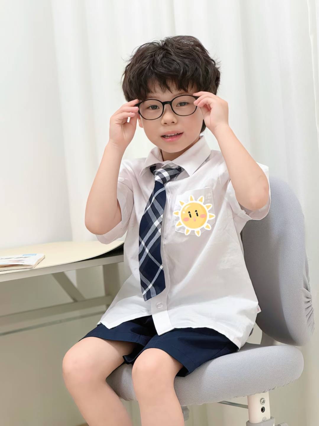 镜专业近视防控镜片青少年方案仪器助力视力健康AG真人娱乐近视